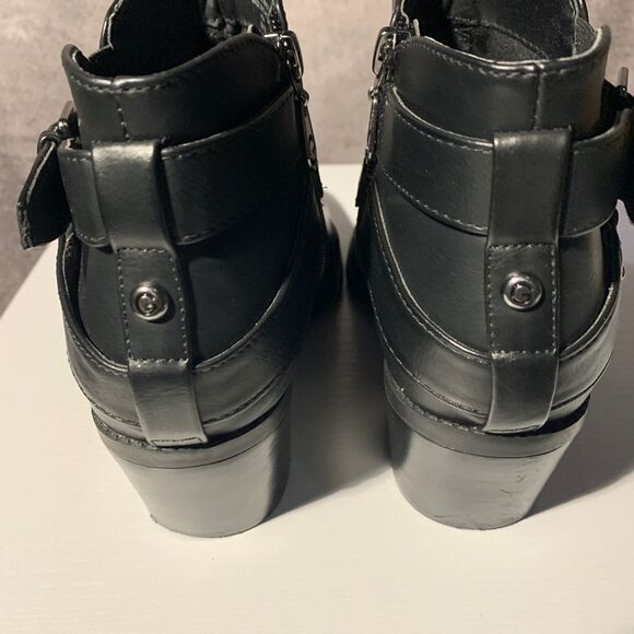 Guess Boots Women's Size 7.5 Black Chelsea Style Cuban Heel Ankle Zipper - Picture 5 of 10